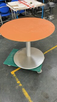 2nd-life Kantine tafel rond oranje