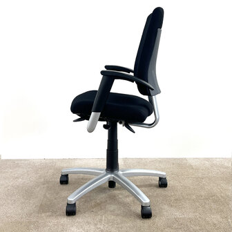 BMA Axia Jetchair zwart, harde wielen, onderstel geborsteld staal, bananenarmleggers / 2nd-life
