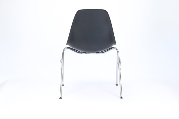 Vitra Eames Plastic Side Chair RE DSS-N onderstel chroom, kuip zwart