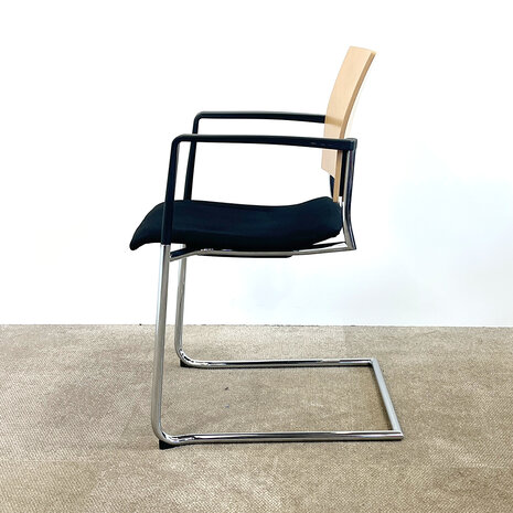 Casala Fenix vergaderstoel zwart, chroom slede onderstel, stapelbaar / 2nd-life