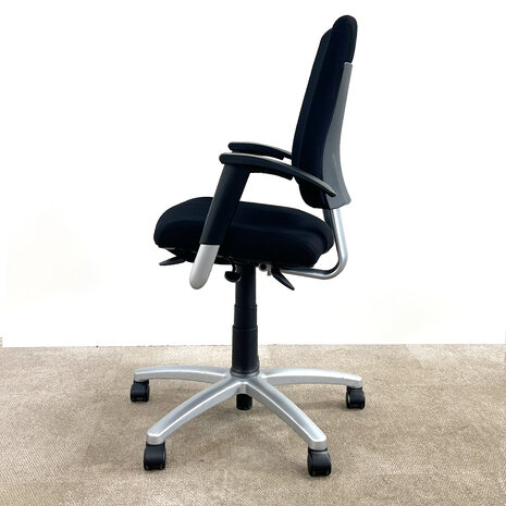 BMA Axia Jetchair zwart, harde wielen, onderstel geborsteld staal, bananenarmleggers / 2nd-life