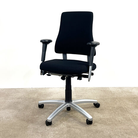 BMA Axia Jetchair zwart, harde wielen, onderstel geborsteld staal, 4D armleggers / 2nd-life